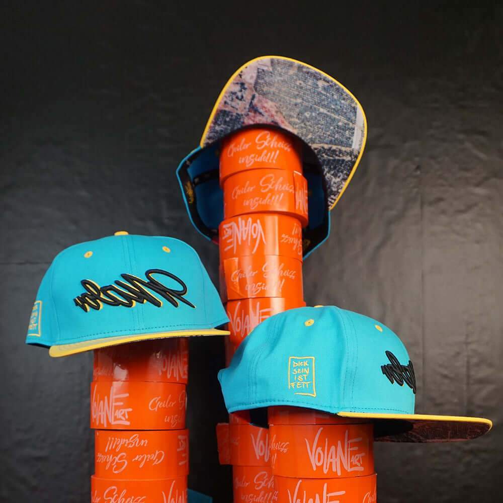 Caps